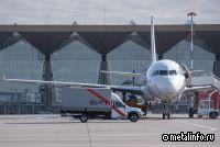 Первый российский электрокар начал работать в аэропорту Пулково